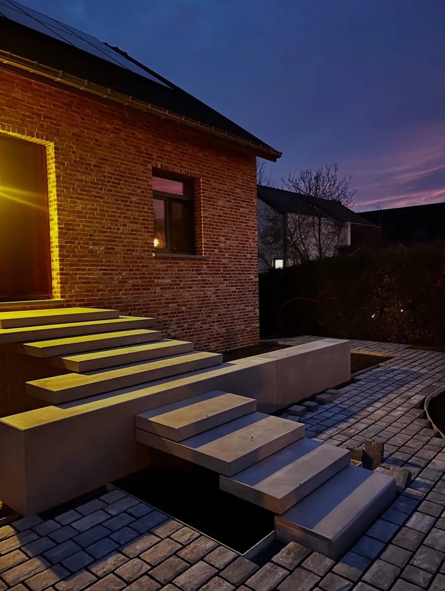 Ontworpen zwevende trap met LED-verlichting